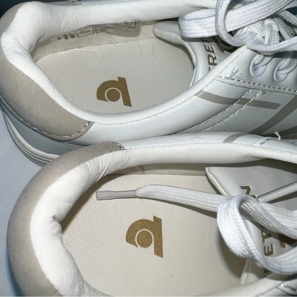 Tretorn Serve Sneakers White and Beige Women's Size 7 Low Top Tennis Shoes